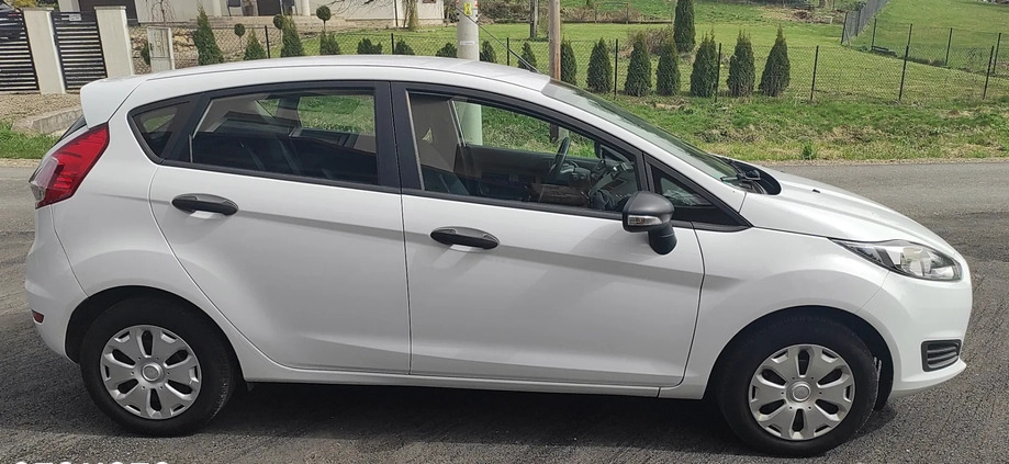Ford Fiesta cena 32500 przebieg: 134000, rok produkcji 2015 z Brzozów małe 631